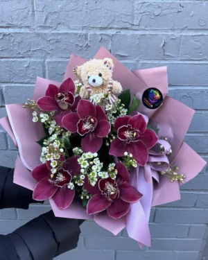 Roze buket orhideja i meda