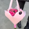 Buket od ruža u atraktivom pakovanju